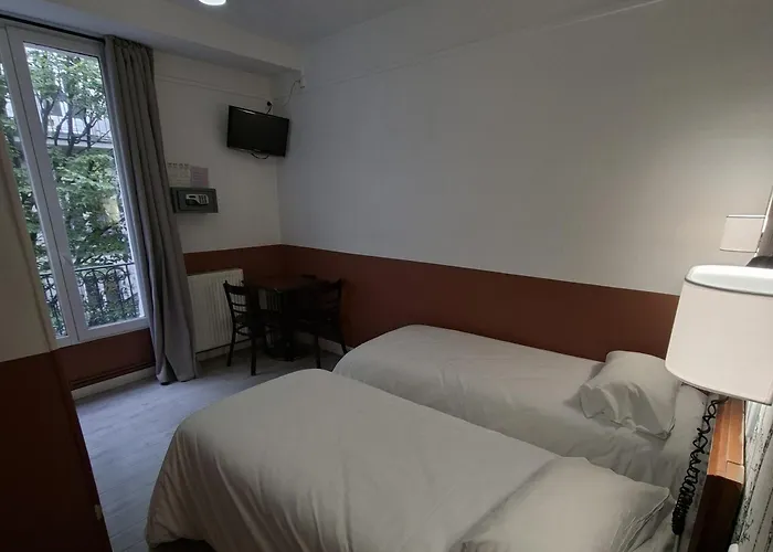 Caulaincourt Montmartre By Hiphophostels